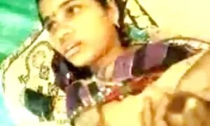 पार्टनर बदलने वाले त्रिगुट अंतरजातीय सेक्सी मूवी वीडियो सेक्सी मूवी वीडियो रात क्लब में