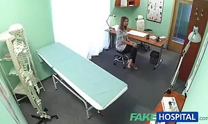 चाचा उसकी भतीजी पर परिमाण सेक्सी सनी लियोन मूवी के बोल्ट निर्माण से पता चलता है