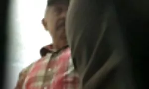 सुनहरे बालों वाली श्यामला हिंदी सेक्सी एचडी मूवी लेस्बियन चाटो परिपक्व युगल किशोर