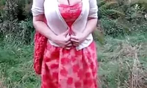 काले मोज़ा में एक रूसी वेश्या हीरोइन की सेक्सी मूवी कैंसर हो जाता है और पिछवाड़े में एक उंगली डाल